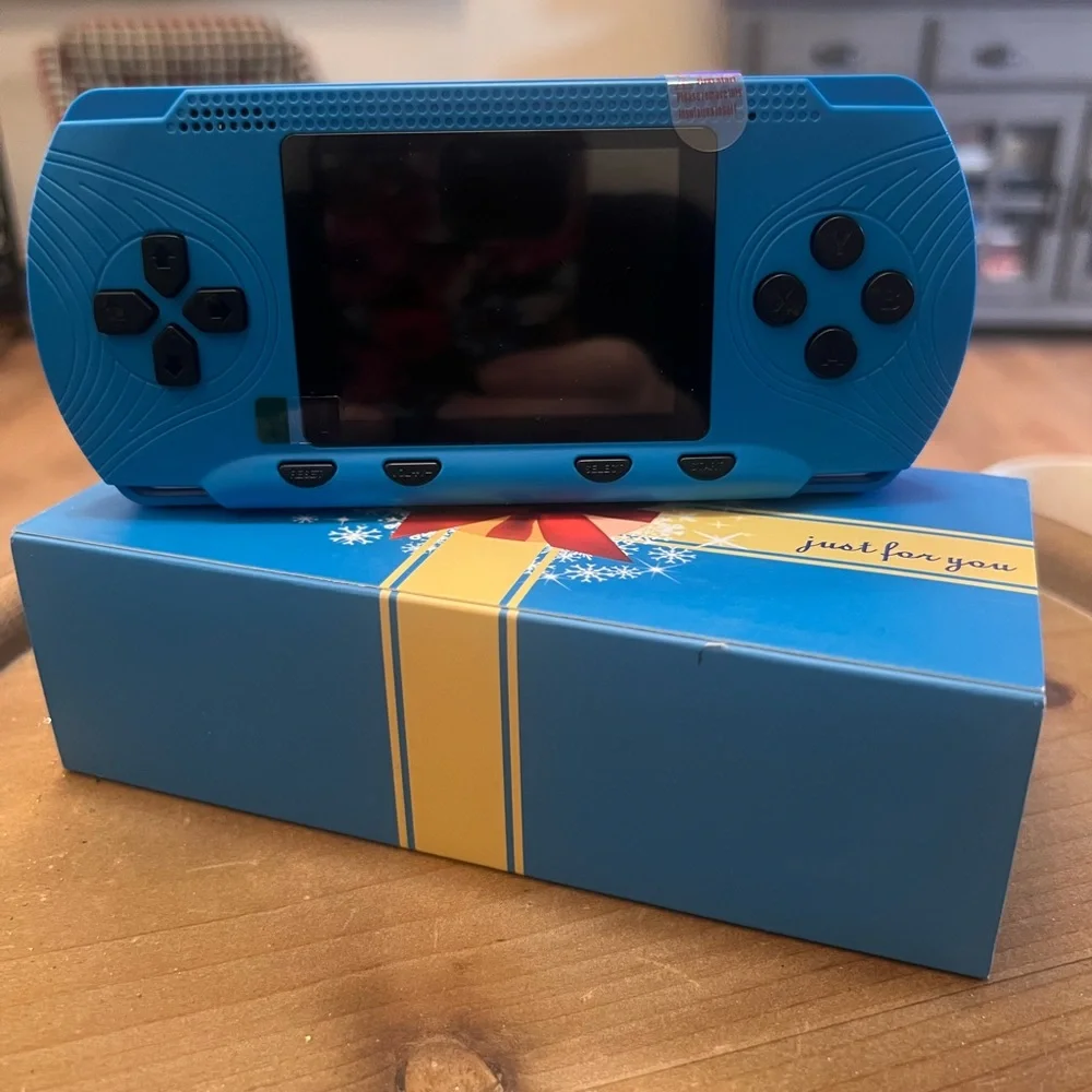 Retro handheld gaming console, 3.5 inch HD screen, 256 built in games. Blue
